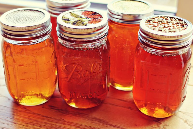 Honey jar tops