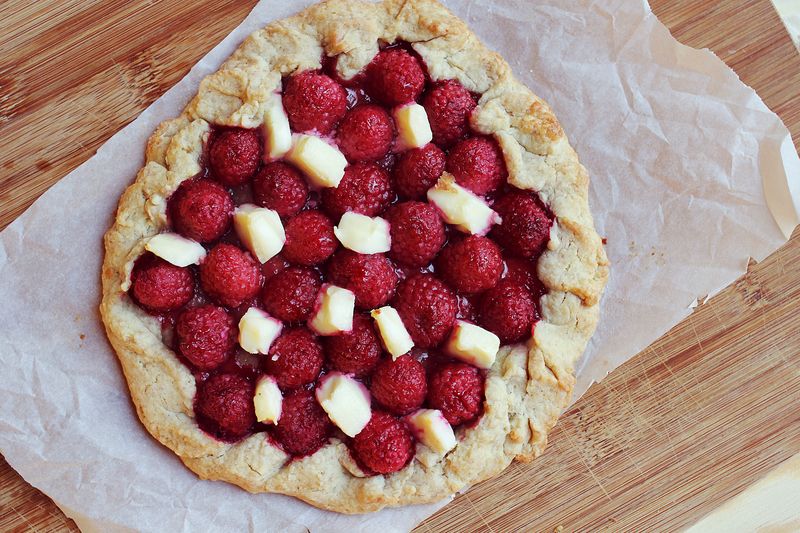 Raspberry and cream pie