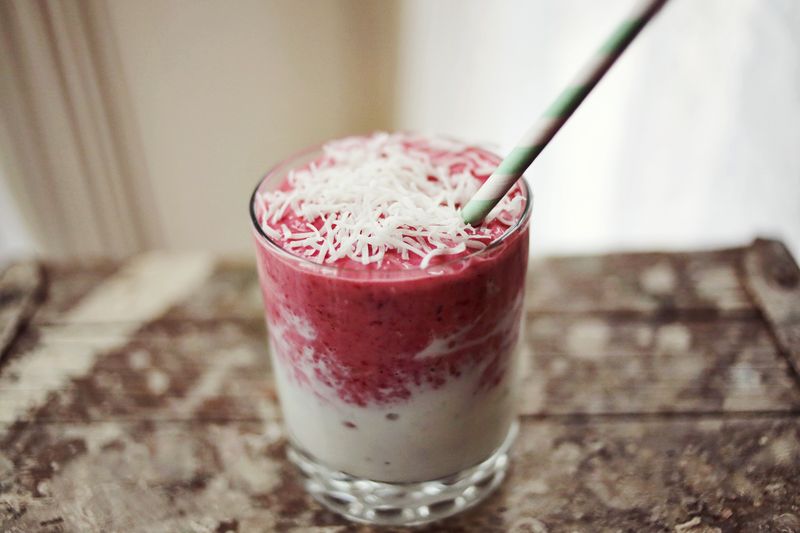 Yummy raspberry + coconut smoothie recipe