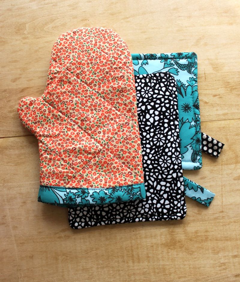 Oven Glove Quilted Oven Mitts Hot Pad Pot Holder Set of 2 Oven Mitt