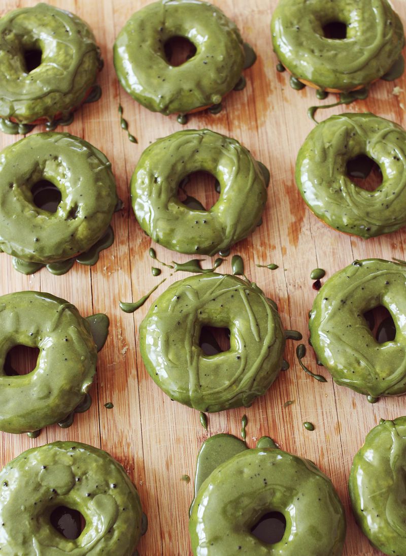 Baked green tea donuts
