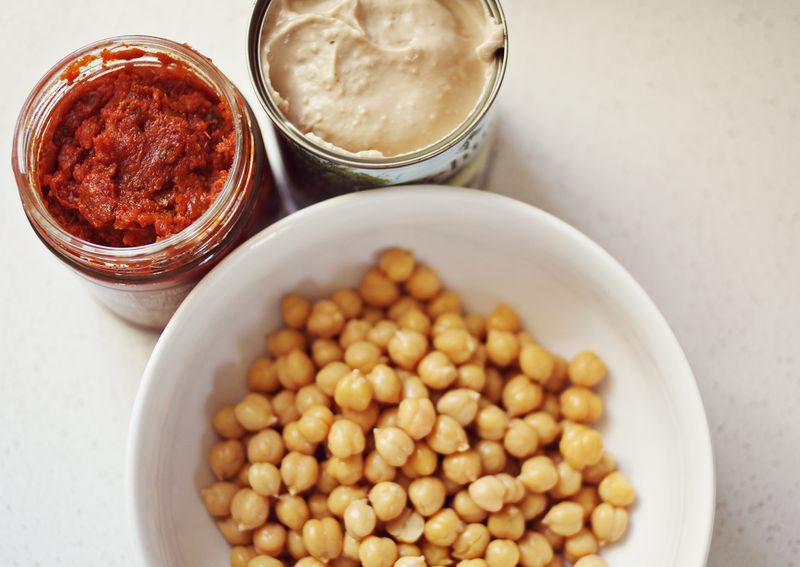 Ingredients for the perfect hummus