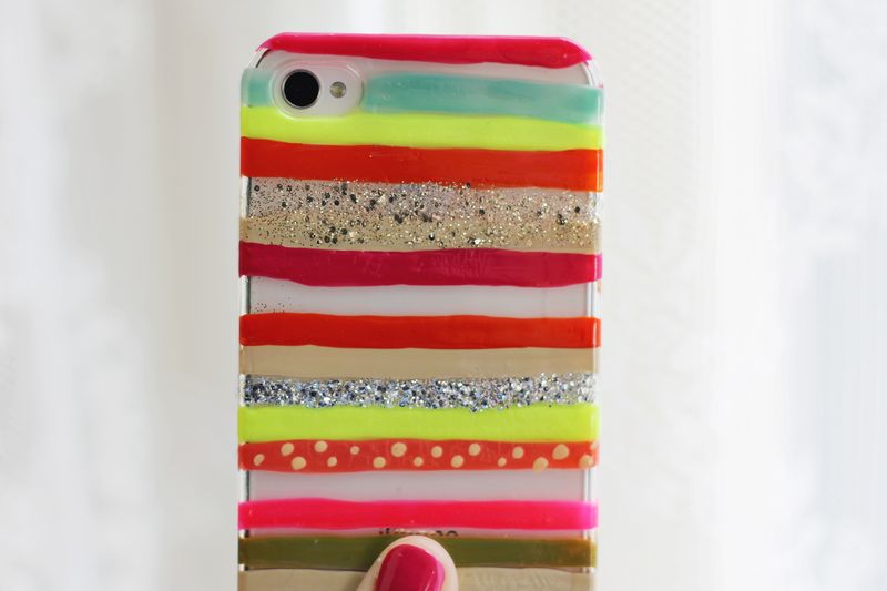 Painted iPhone cover (psst- it's nail polish!)