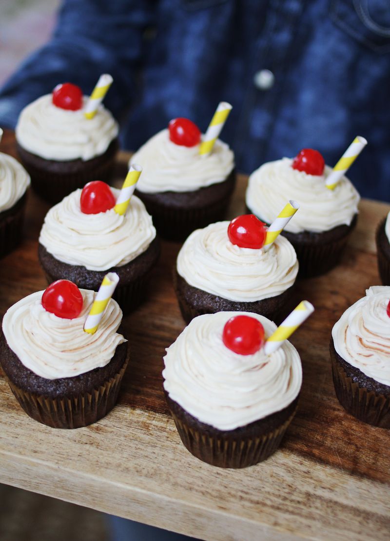 Delicious root beer float cupcakes