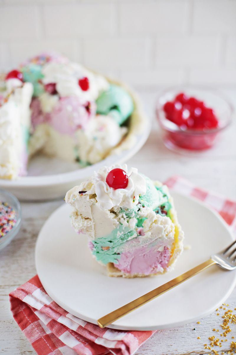 Ice Cream Pie with a Sugar Cookie Crust (via abeautifulmess.com) 