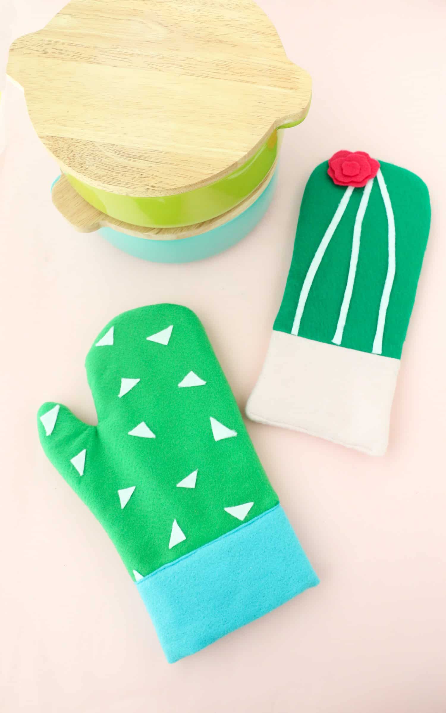 DIY-Cactus-Oven-Mitts-Click-Through-for-Tutorial-1-14