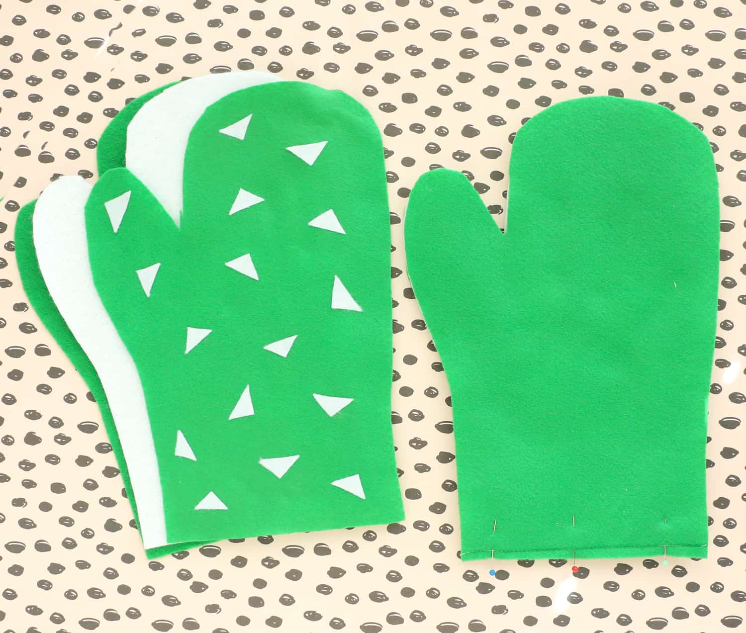 DIY-Cactus-Oven-Mitts-Click-Through-for-Tutorial-1