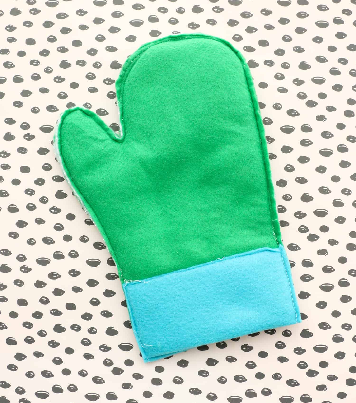 DIY-Cactus-Oven-Mitts-Click-Through-for-Tutorial-1