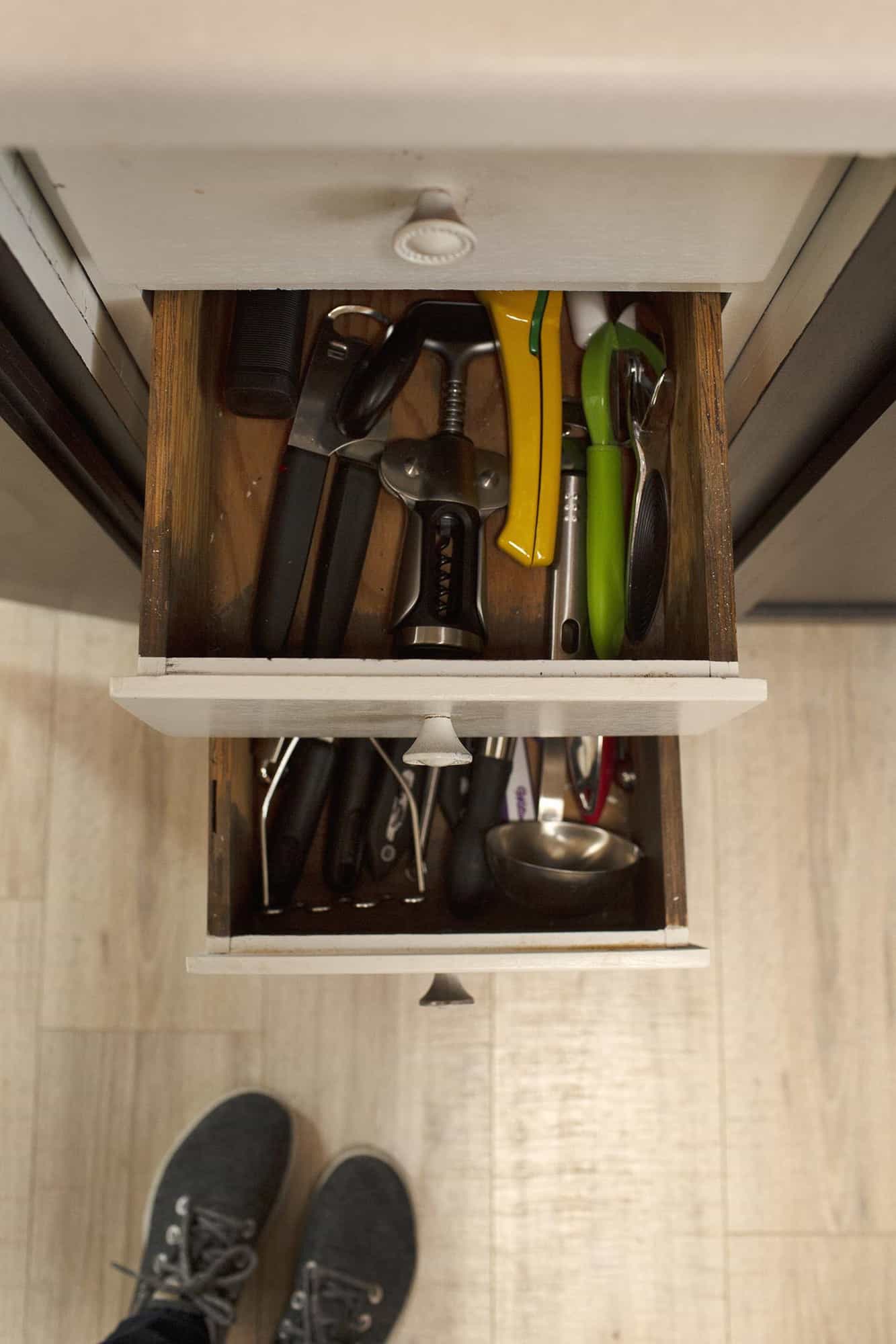 https://abeautifulmess.com/wp-content/uploads/2019/03/kitchen-drawers.jpg
