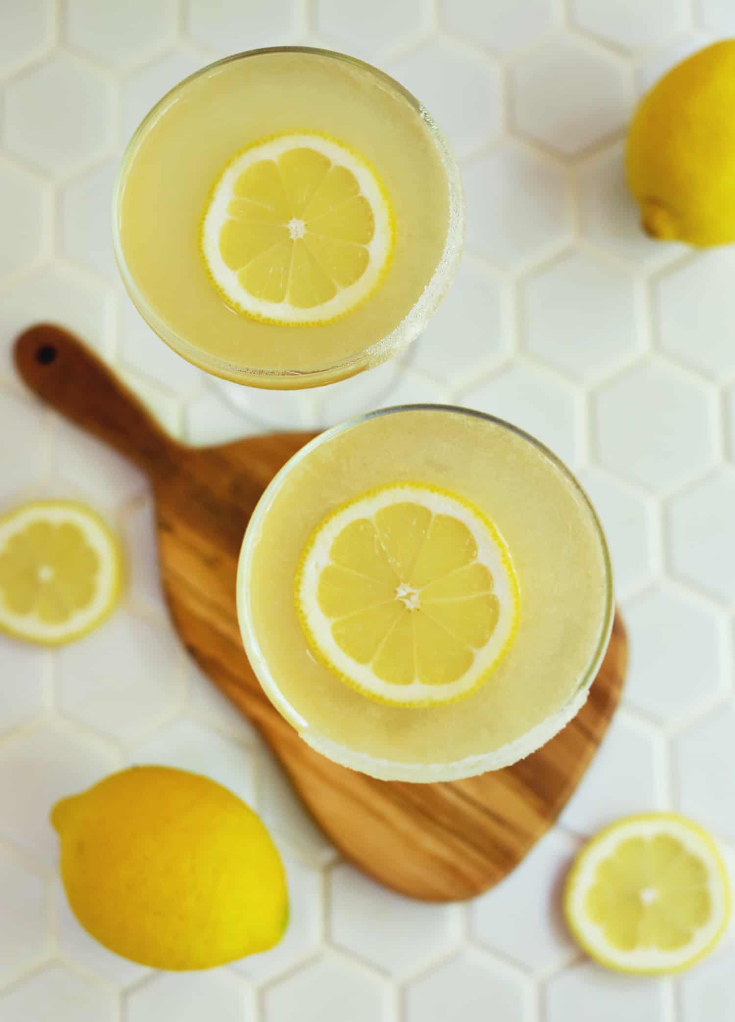 https://abeautifulmess.com/wp-content/uploads/2020/06/easy-lemon-drop-martini.jpg