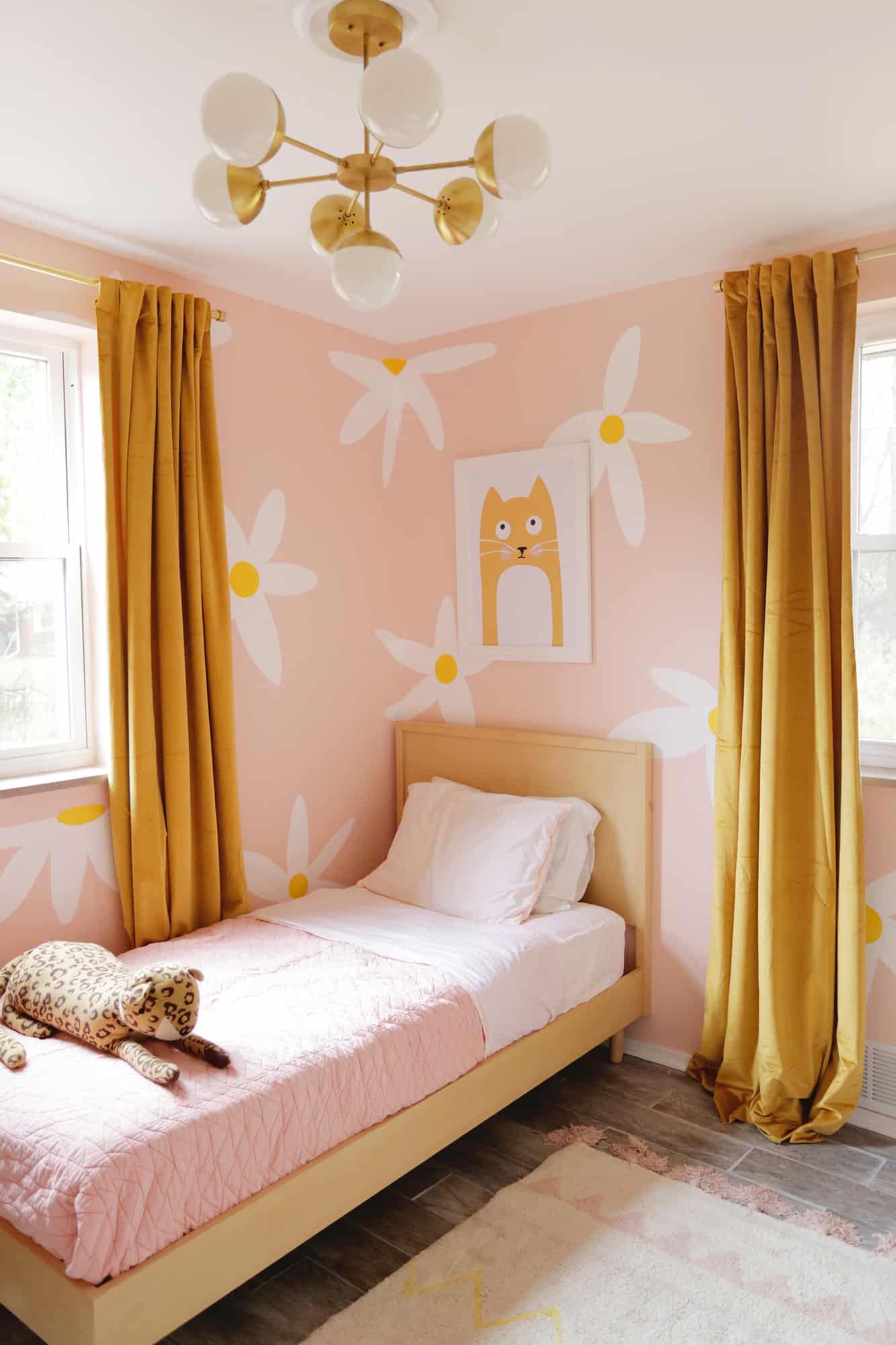 painted daisy girls room