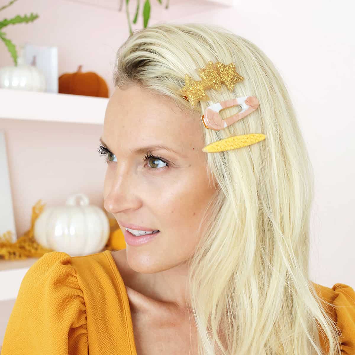 https://abeautifulmess.com/wp-content/uploads/2021/09/How-To-Make-Statement-Hair-Clips-At-Home-click-through-for-tutorial-1-16.jpg