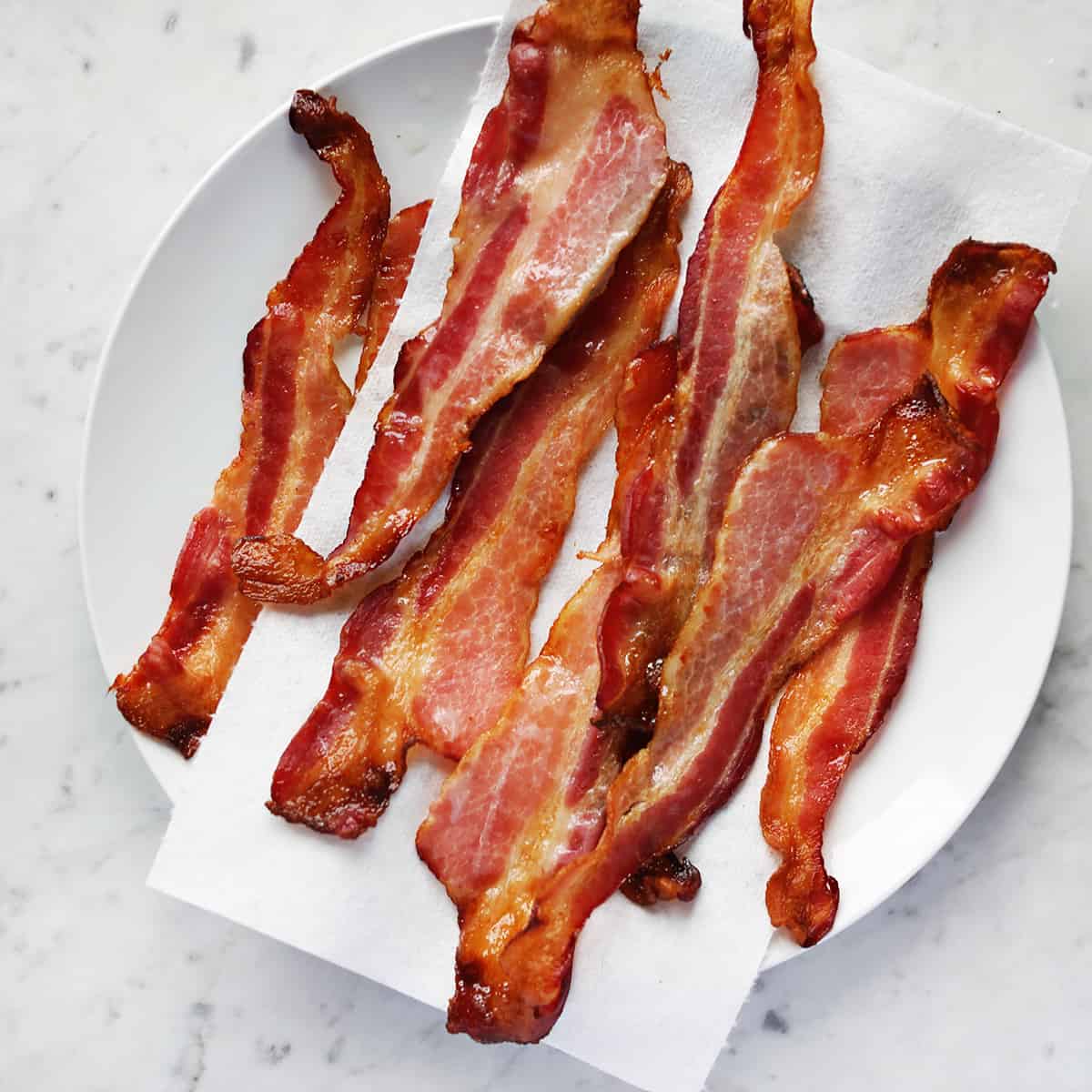 The way to Cook dinner Bacon: Oven, Air Fryer, Microwave