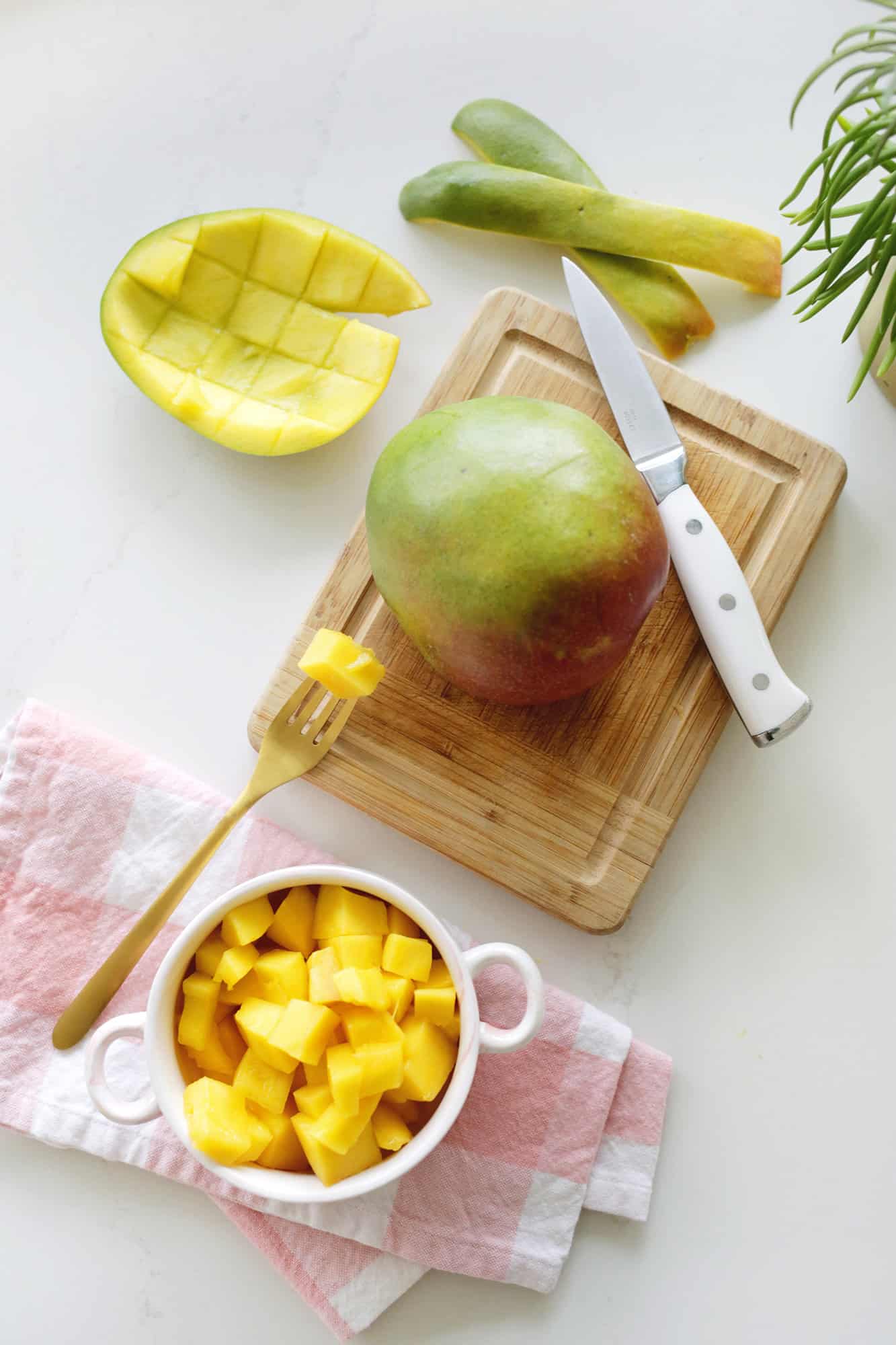Mango and Mango Cubes Easy way to cut mango