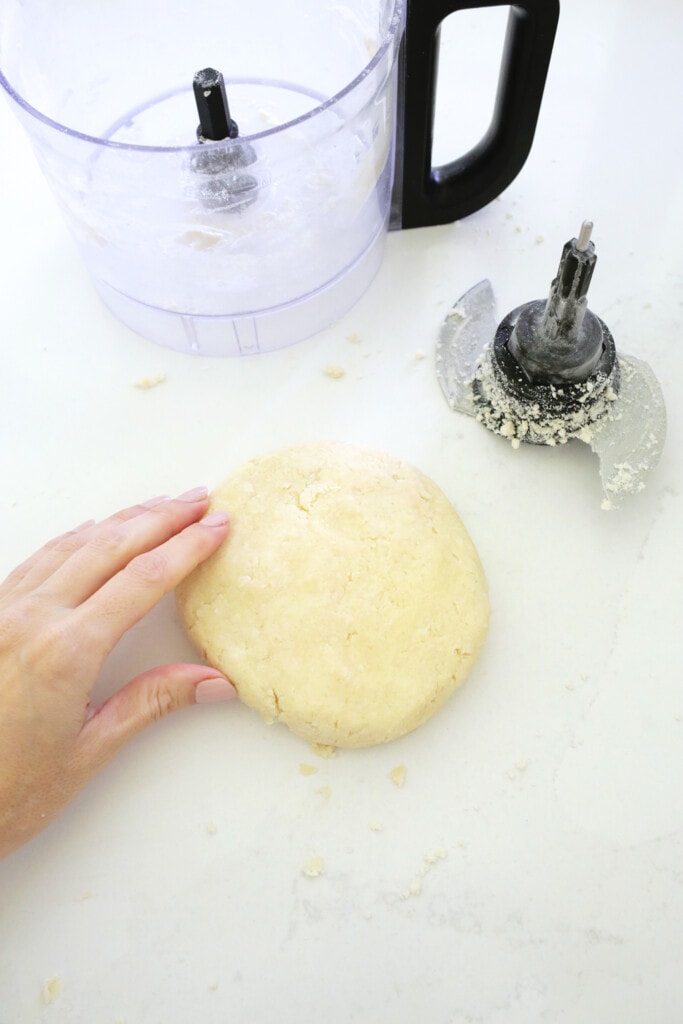 disc of dough for easy apple tart