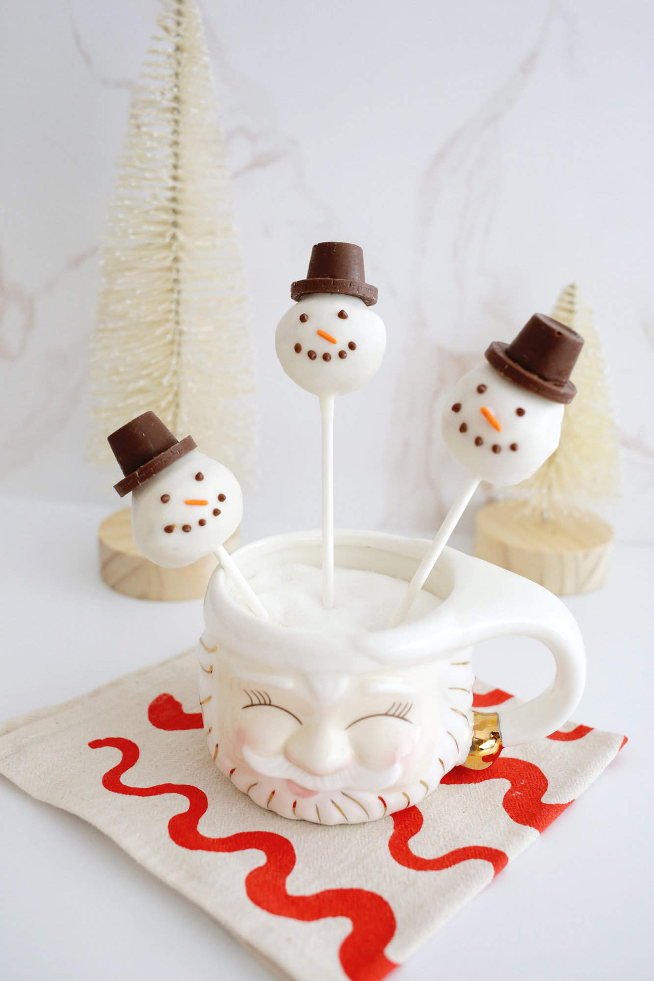 snowman christmas cake pops