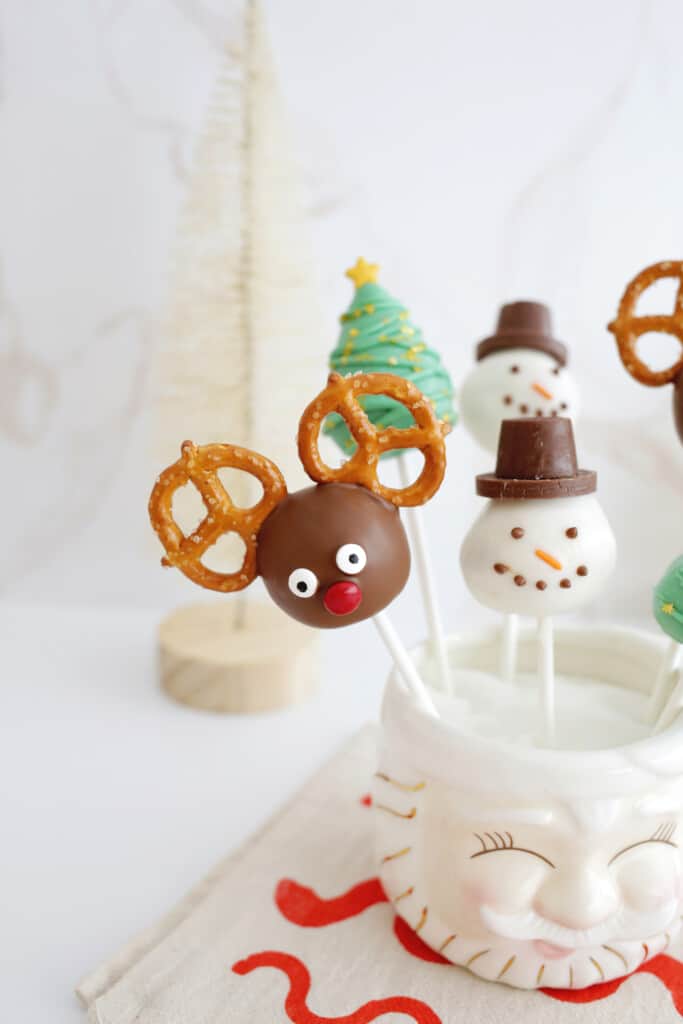 Christmas cake pops reindeer, snowman, and tree