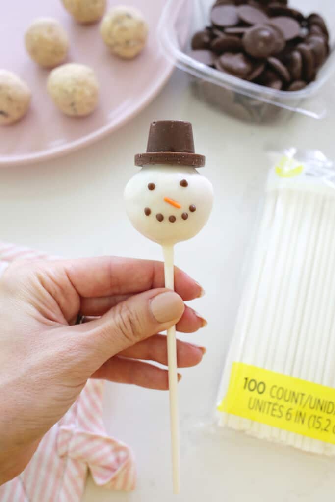 snowman christmas cake pops