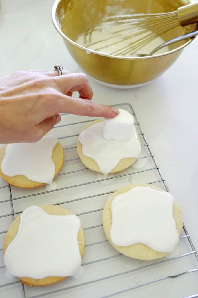 icing sugar cookies for melted snowman cookies