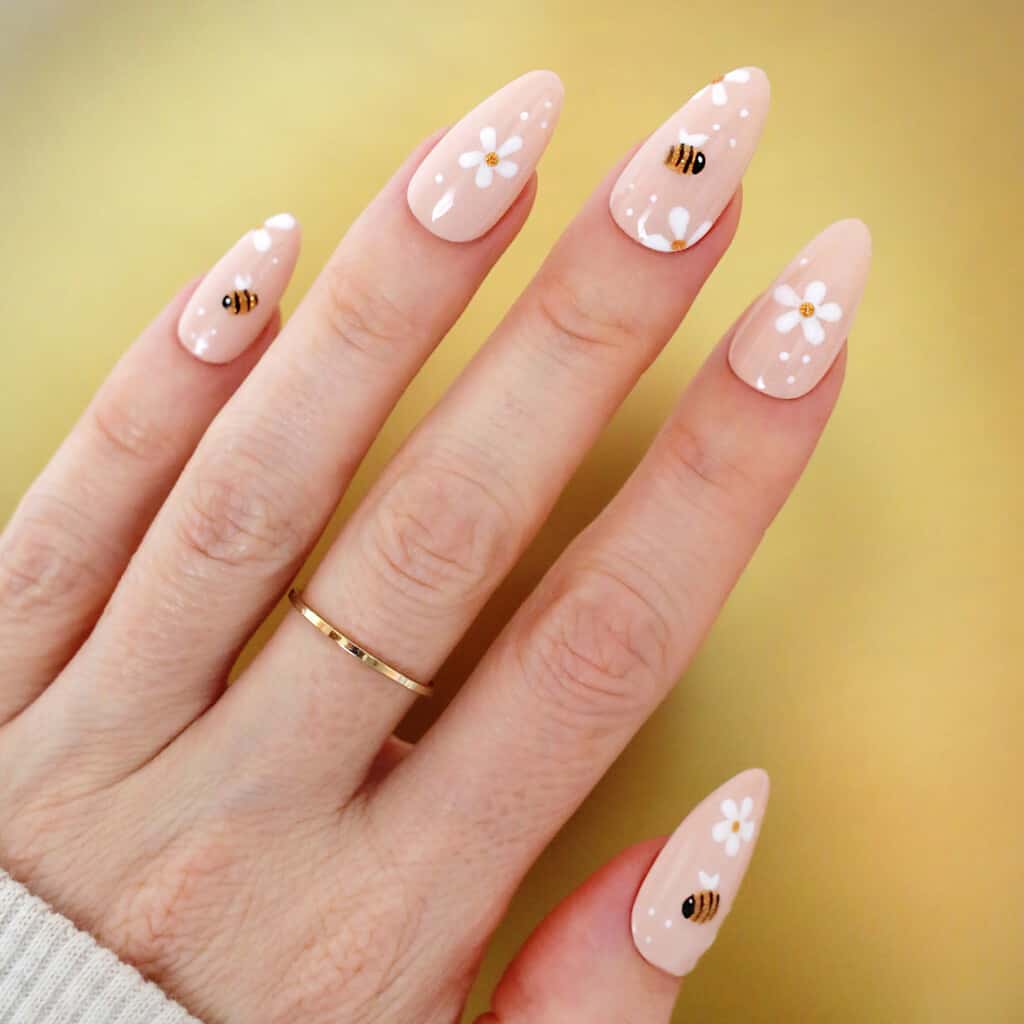 bee flower nails for spring
