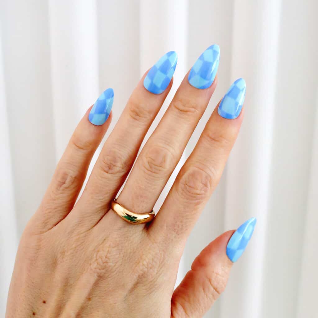blue wavy checkered nails spring