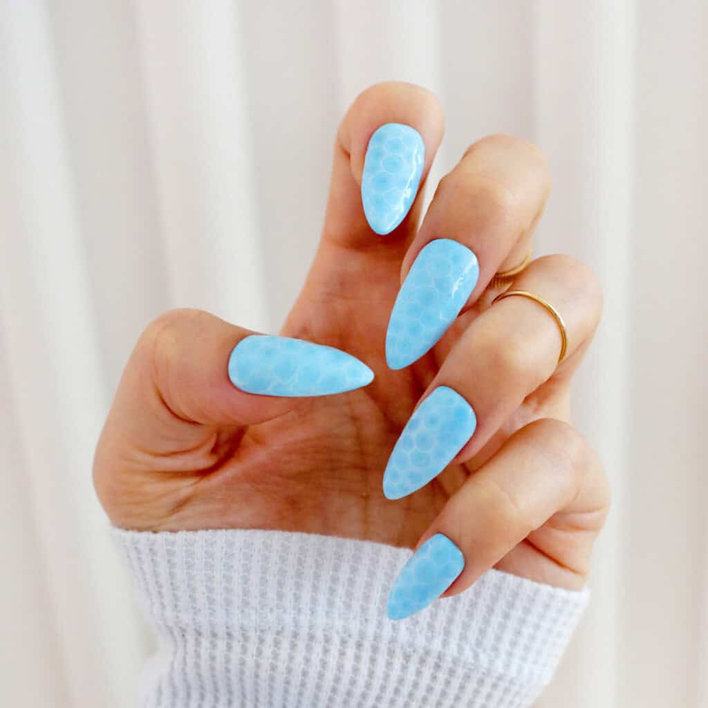 pool summer blue nails