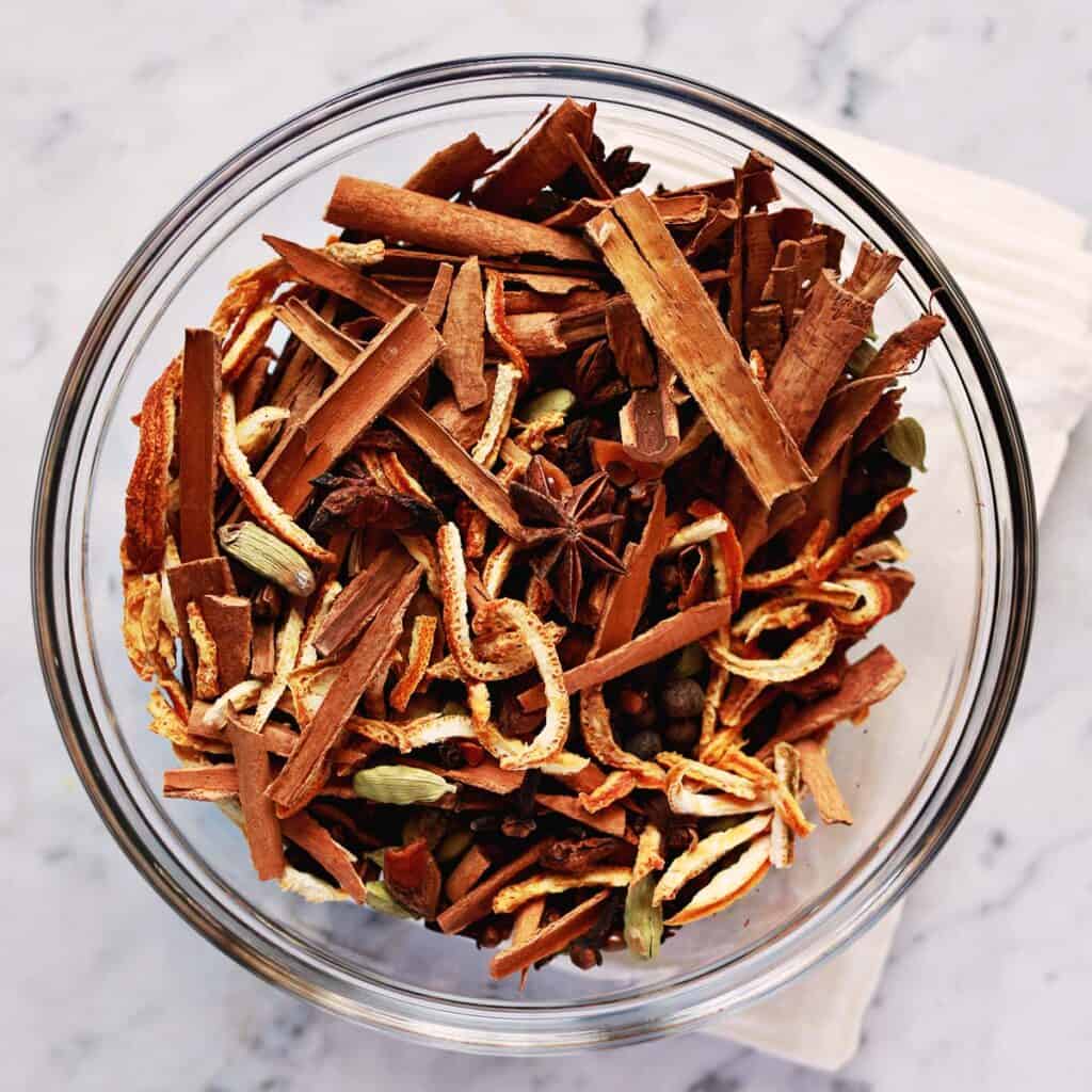 To Mull Mulling Spices - A Beautiful Mess