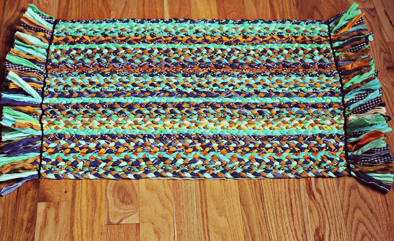 Make Your Own Braided Rug A Beautiful, Making Braided Rugs From Rags