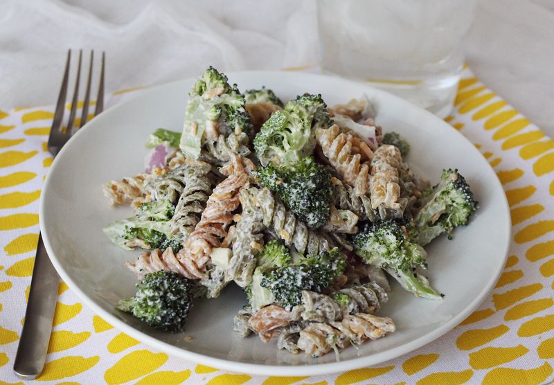 Creamy broccoli pasta salad