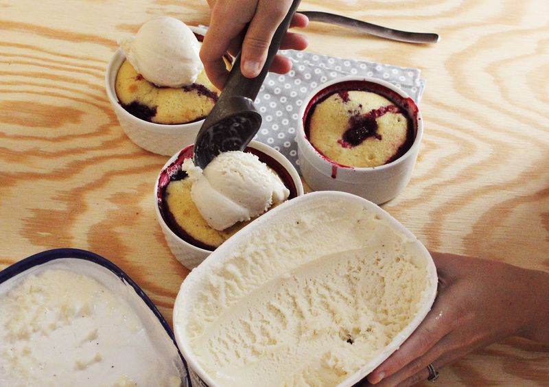 Blackberry cobbler and vanilla ice cream