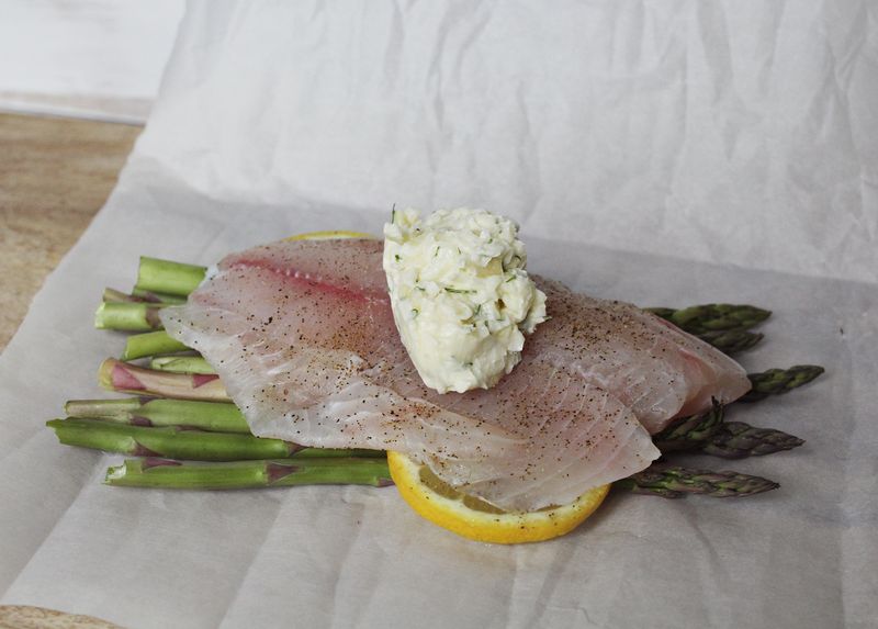 How to steam fish in parchment paper