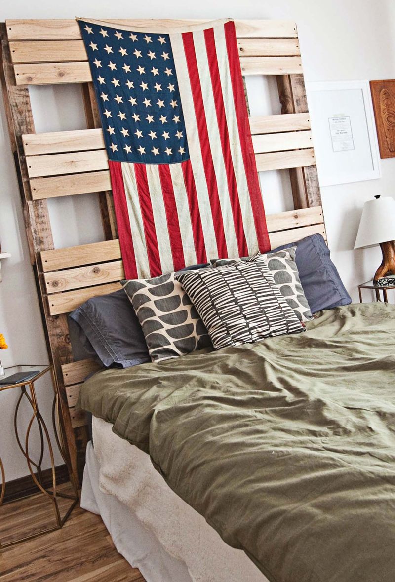 Emma Chapman's bedroom abeautifulmess.com      