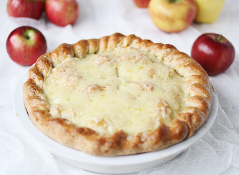 Cheesy apple pie