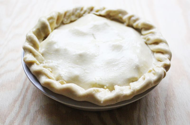 Autumn tradition-baking apple pie