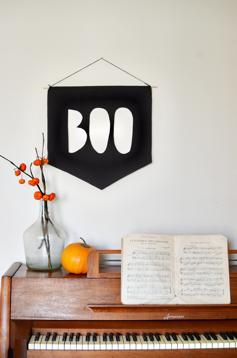 Boo! Banner *such a cute idea for Halloween!