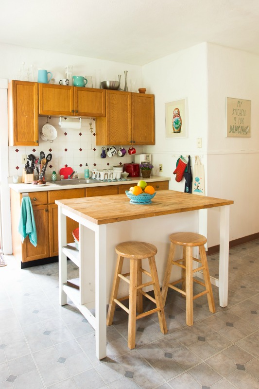 Such an adorable kitchen