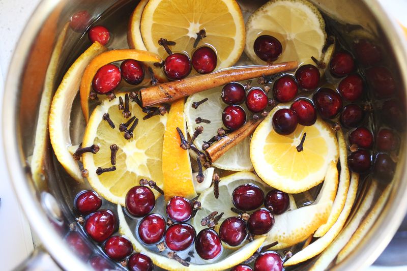 Stove Simmer (recipe for natural holiday fragrance at home!) 