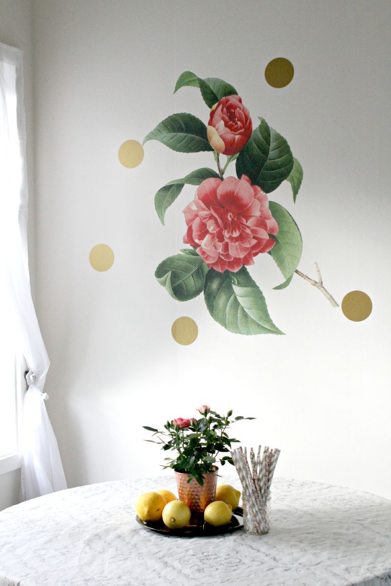 Love the flower art on the wall!