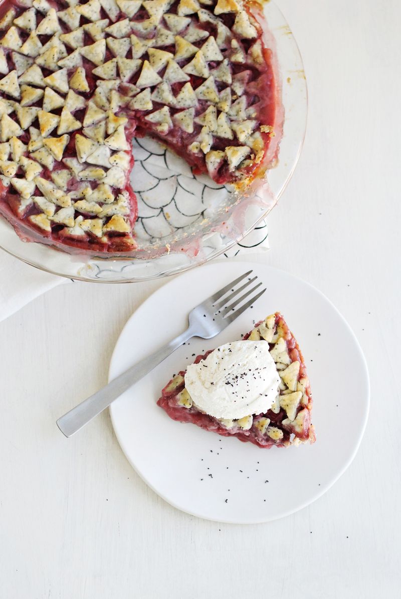 Strawberry and poppy seed pie