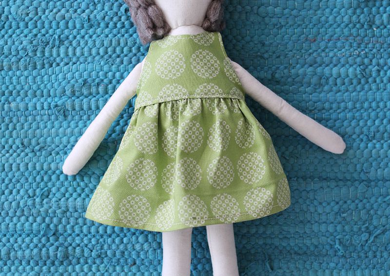 Darling doll dress (printable pattern)