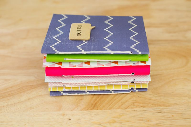 Easy Homemade Journals (I made all these in an hour!) Click through for step-by-step tutorial 