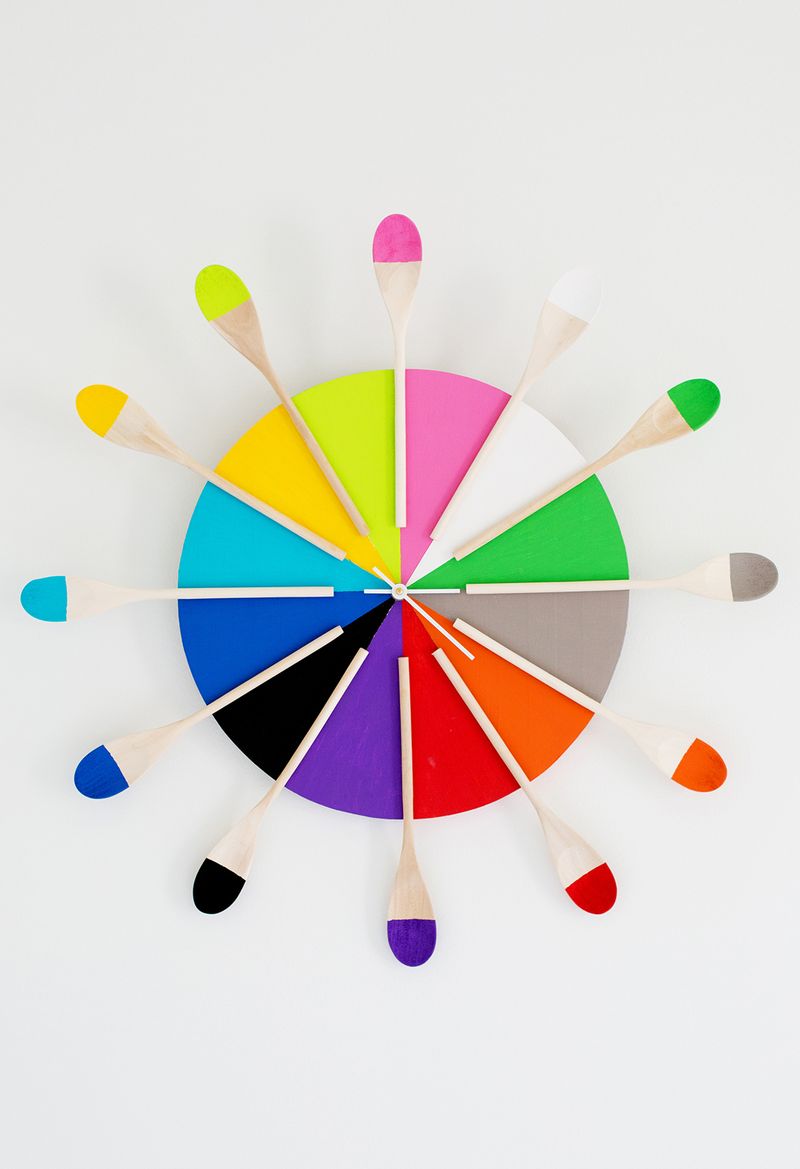 Colorful kitchen clock DIY (abeautifulmess.com)