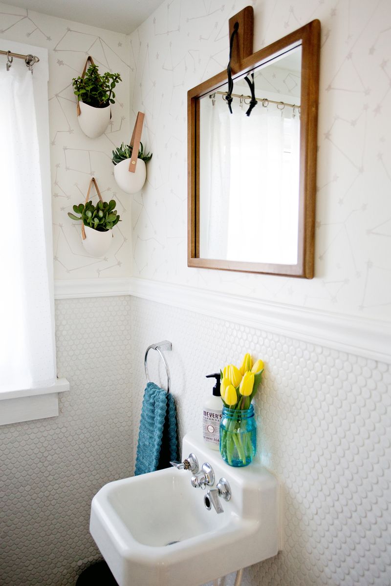 Crazy before:after makeover for an itty bitty bathroom! 
