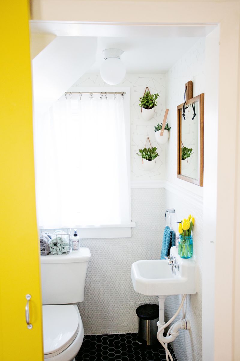 Crazy before:after makeover for an itty bitty bathroom! 