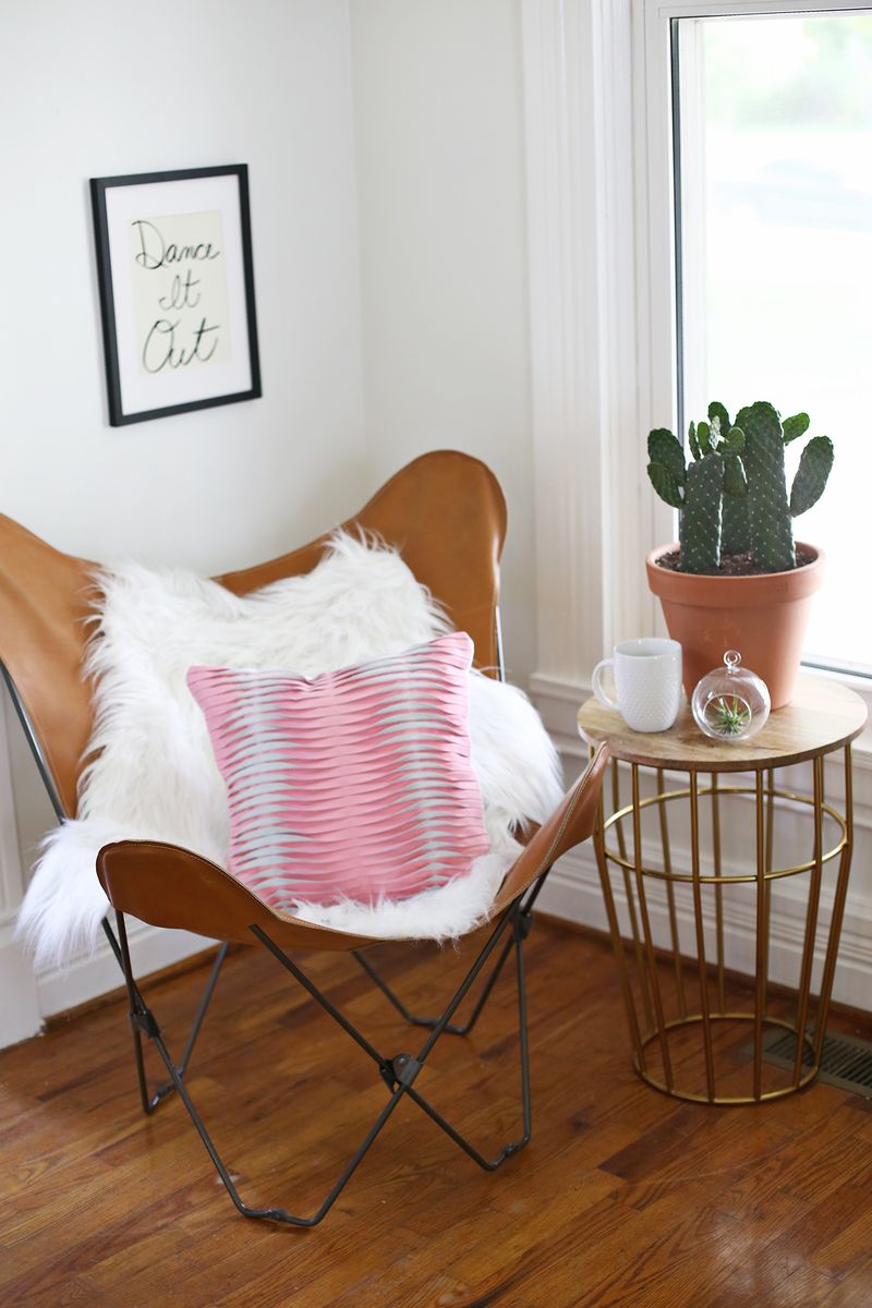 Textured Leather Pillow DIY (click through for tutorial) 