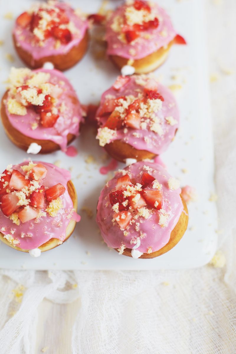 Strawberry shortcake donuts