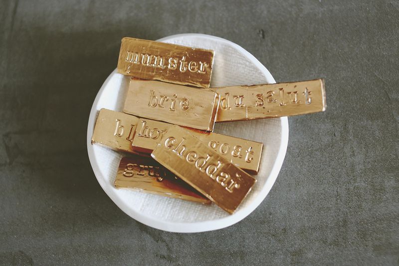 Gold Cheese Labels (the perfect D.I.Y. for a hostess gift or housewarming party!) 