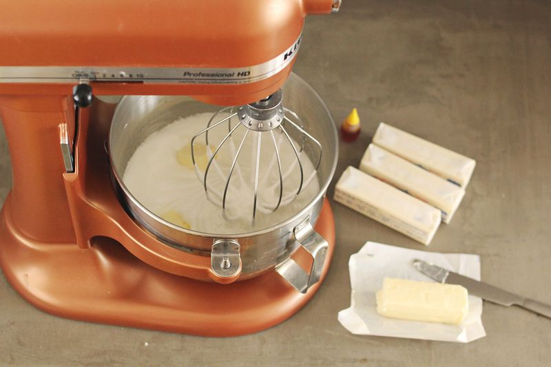 How to make swiss meringue buttercream 