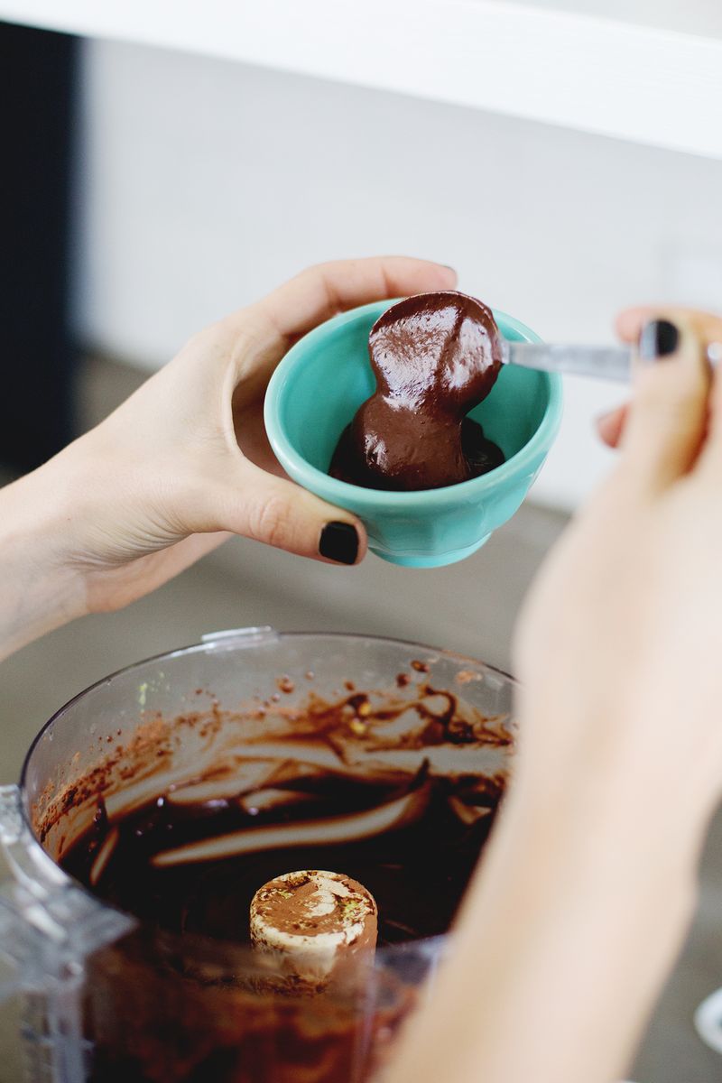 Non-Dairy Chocolate Pudding abeautifulmess.com 