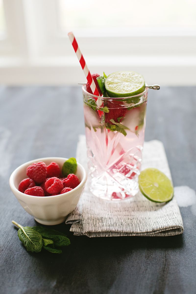 Raspberry Basil Mojito (click through for the recipe. so refreshing!!) 